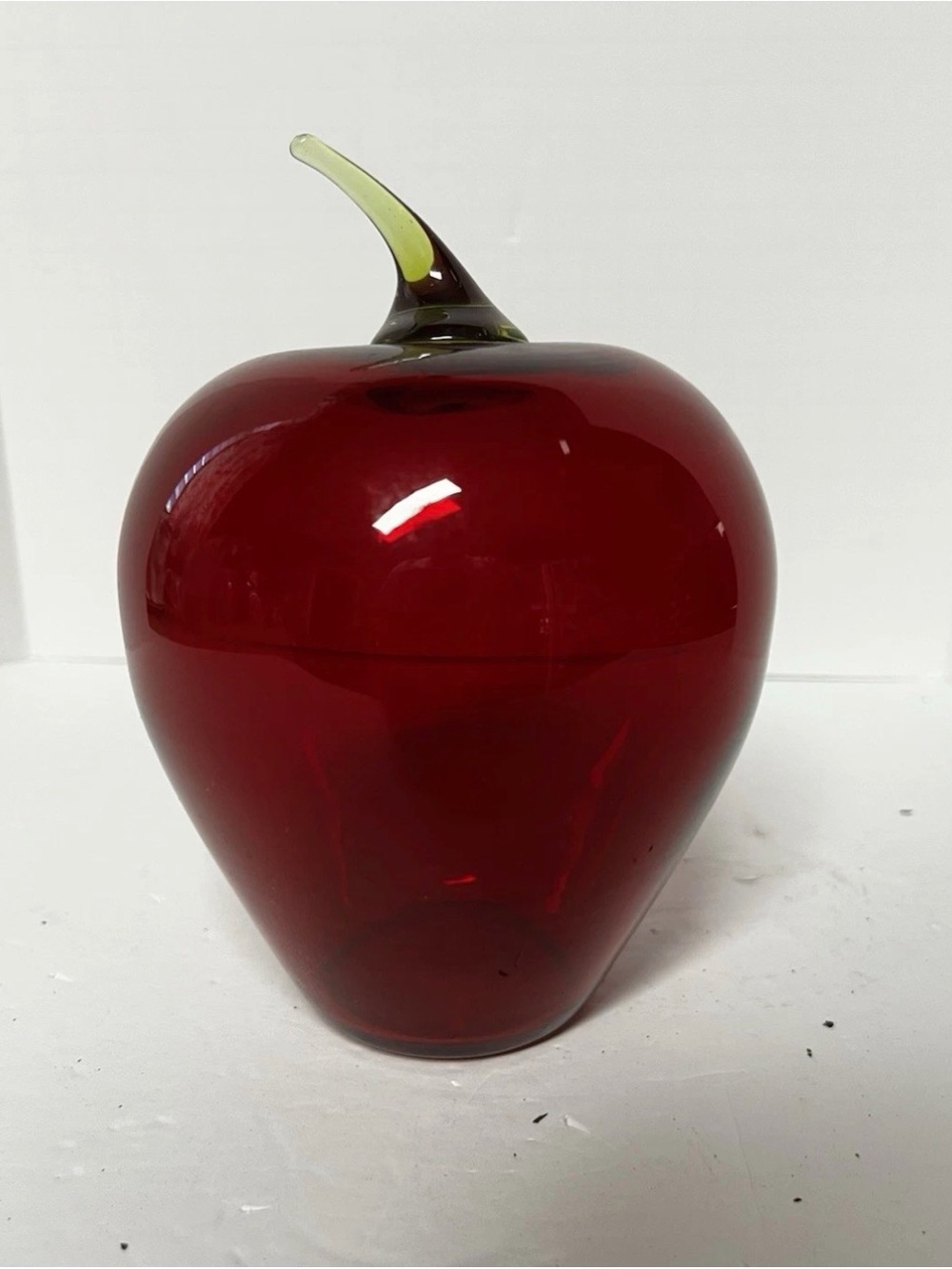 🍎Back to School Teacher Gift – Hand Blown Ruby Red Glass Apple Paperweight 6.5”🍎